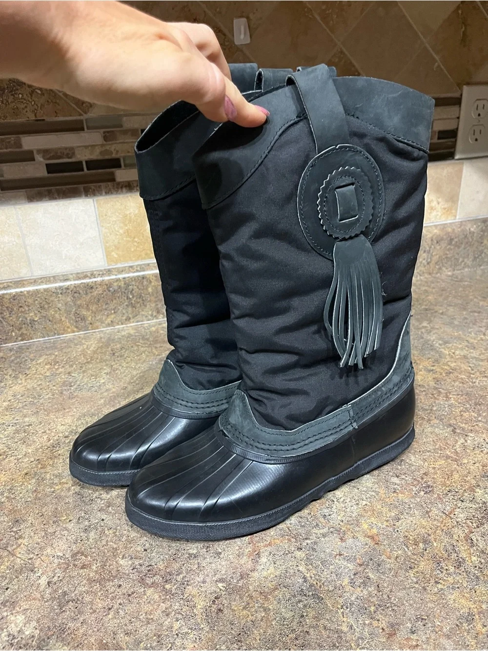 RARE Vintage Sorel Made in Canada Black Tassel Rubber Snow Boots Women’s 8